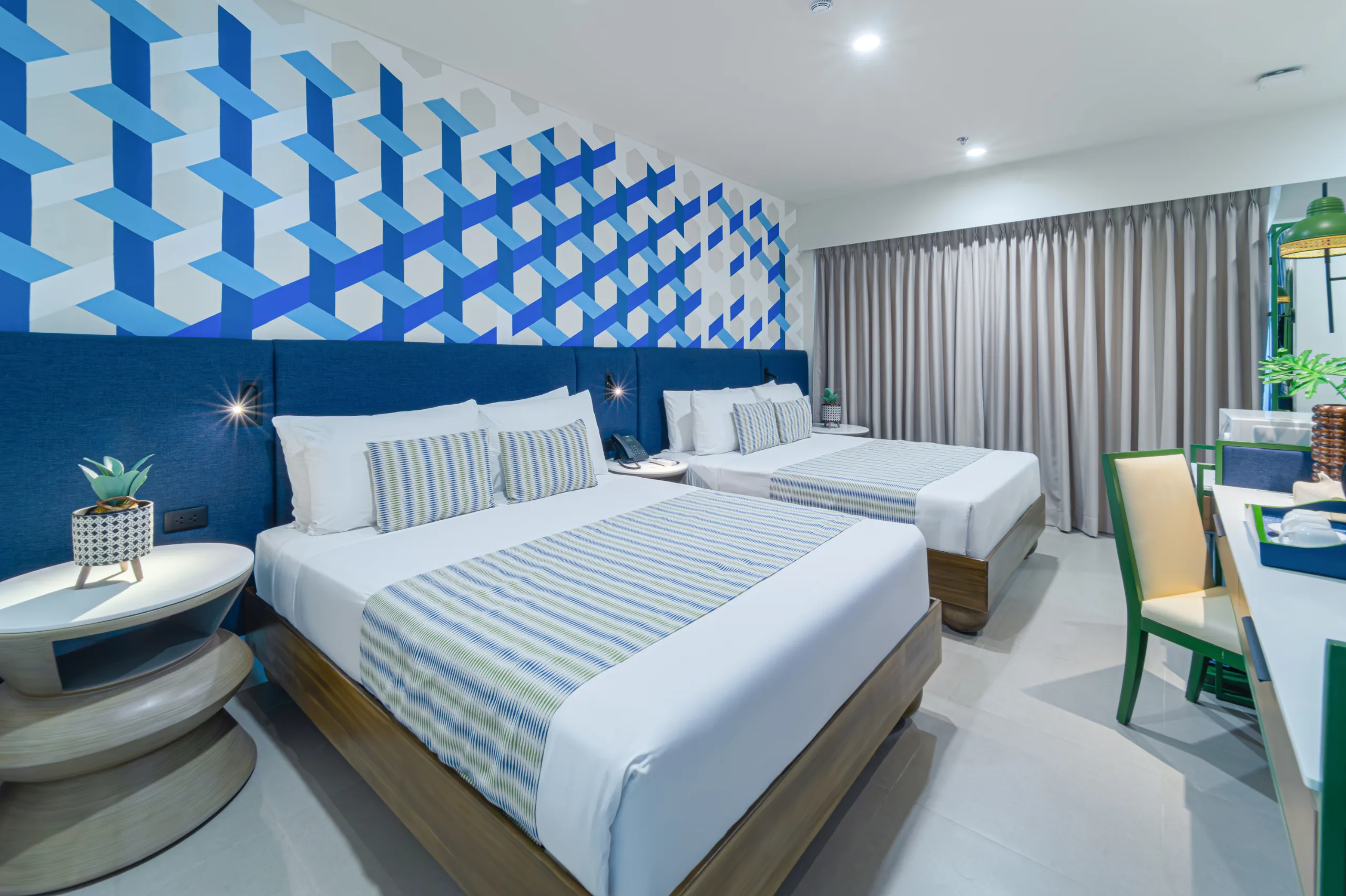 SUPERIOR ROOM